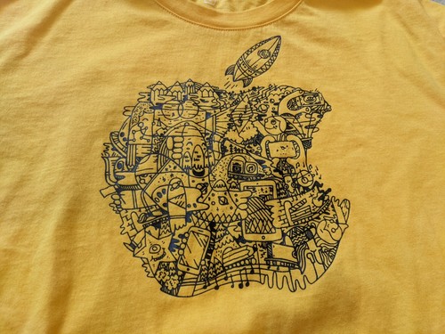 Apple Store Mitarbeiter offizielles T-Shirt gelb Camp Konferenz Doodle Erwachsene Small - Bild 2 von 6