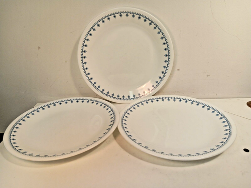 Corelle Livingware Snowflake Blue Garland Luncheon Plates 8.5" Lot of 3 Vintage - Picture 3 of 9