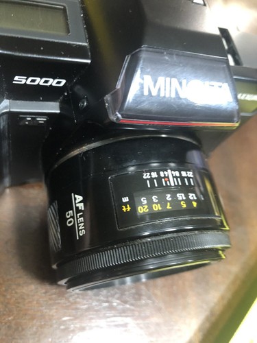 Minolta Maxxum 5000 AF 35mm fotocamera pellicola con obiettivo solo parti LEGGI - Foto 13 di 14
