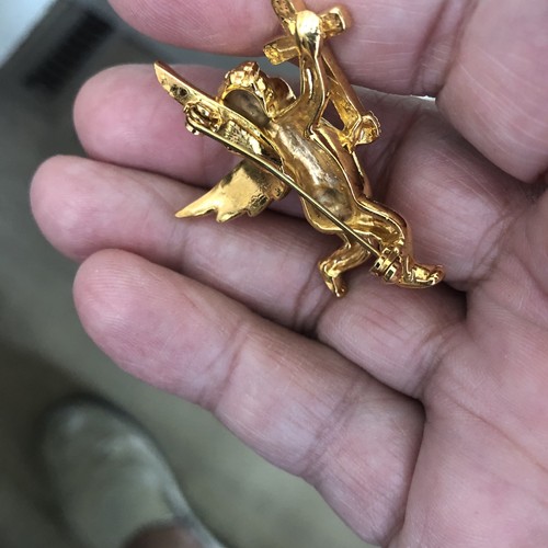 Cherub Pin Holding A Cross - Bild 5 von 6
