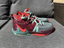 Nike LeBron James Witness 7 SE Kids / Men Sneakers Team Red/Jade, Size 7Y