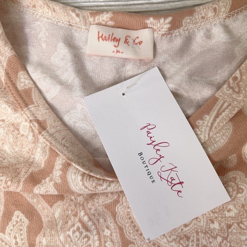 Hailey & Co Shirt Paisley Print Petal Sleeves Women's Size Medium Orange NEW - Picture 4 of 8
