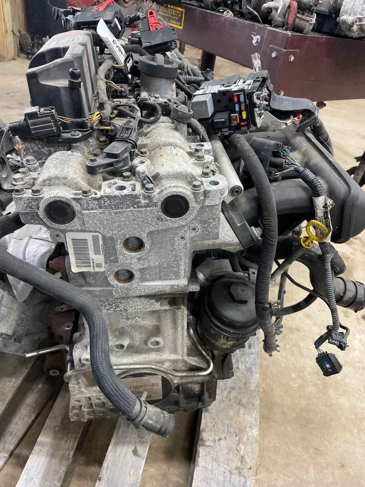 13 VOLVO 60 SERIES Engine Xc60 3.2l B6324s4 Engine Foto 2 de 4