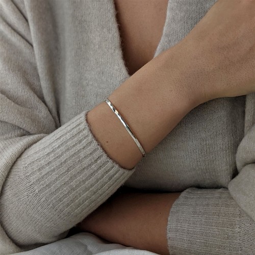 Silverly Sterling Silver Bangle for Stacking Hammered Round Minimalist Thin - Imagen 5 de 7