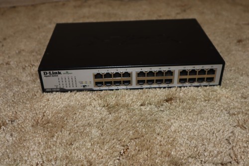 D-Link  DGS (DGS-1024D) 24-Ports External Gigabit Switch - Picture 1 of 4