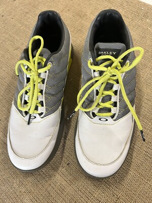OAKLEY Shoes Sector Men's Size 10 white Golf Shoes SPIKELESS OAKLEY Shoes Sector Men's Size 10 white Golf Shoes SPIKELESS