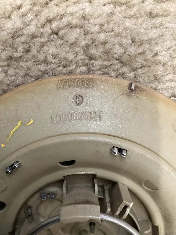 Tapa central gris plata Audi A4 2002-2005 se adapta a rueda de 16" de 5 radios ADB0061021 Foto 3 de 4