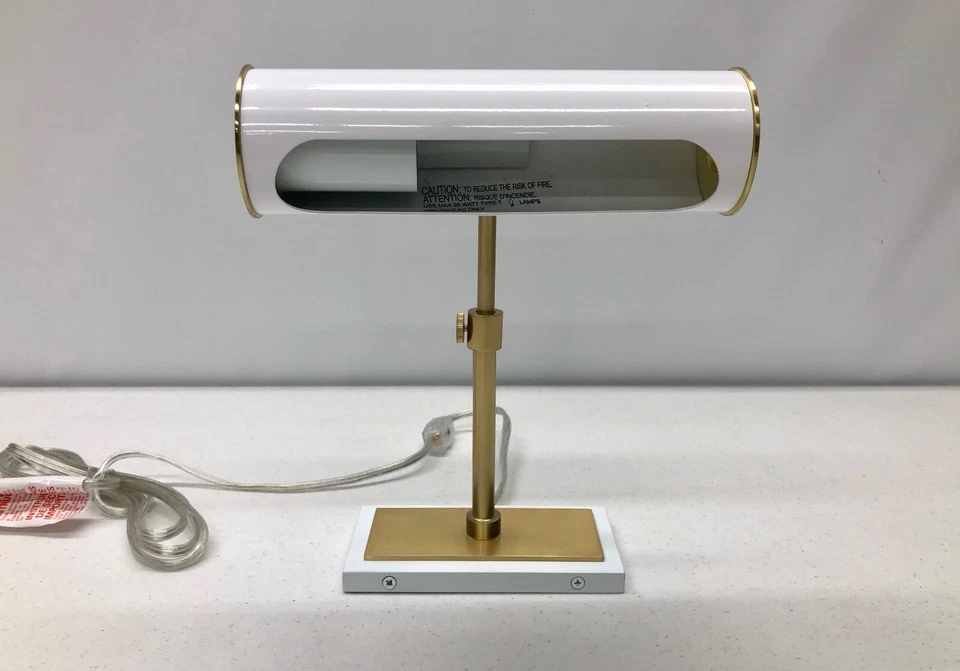 NUEVO EN CAJA Pottery Barn Nayra Plug-In Picture Light ~ Blanco y Latón envejecido Foto 2 de 2