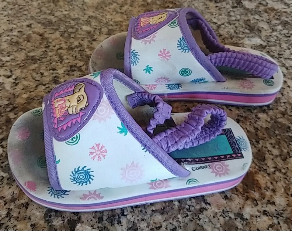 Disney Girls Lion King White Lavender Sandals Flip Flops Size 6-7 - Image 2 of 4