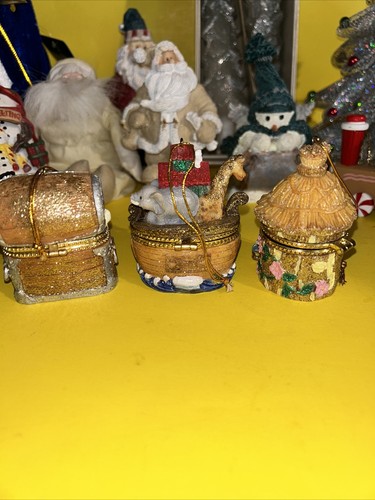 Lot 11 Xmas 3 Trinket Boxes, 4 Santas, 2 Tree Toppers, Stocking Hanger, Candle - Picture 6 of 19