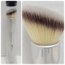 IT COSMETICS  CC+ Angled Buffing Foundation Brush  Makeup Brush C6156 Brand New!