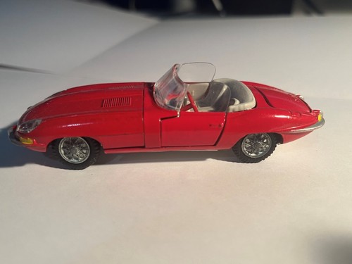 Original Tekno Jaguar "E" Type, #926, in red with original box - Picture 2 of 16