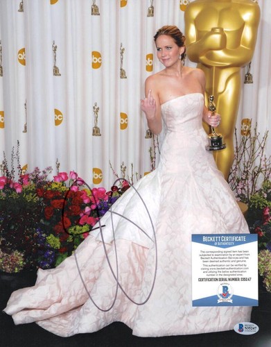 Jennifer Lawrence signed Autogramm 11x14 Foto - Iconic Oscar Image Beckett COA - Bild 2 von 2