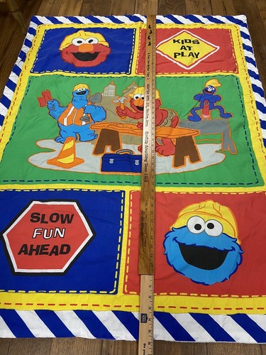 Manta acolchada Sesame Street, Elmo, Cookie Monster Kids At Play Manta Usada en Excelente Condición - Imagen 7 de 10