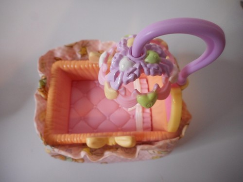 Fisher Price Loving Family 2007 bebé niño doble cuna cubierta de oso rosa - Imagen 8 de 10
