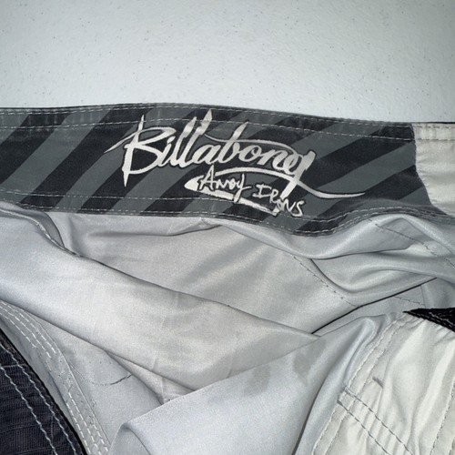 BILLABONG ANDY IRONS RISING SUN GR 34 GRAU KARIERT BOARDSHORTS - Bild 6 von 9