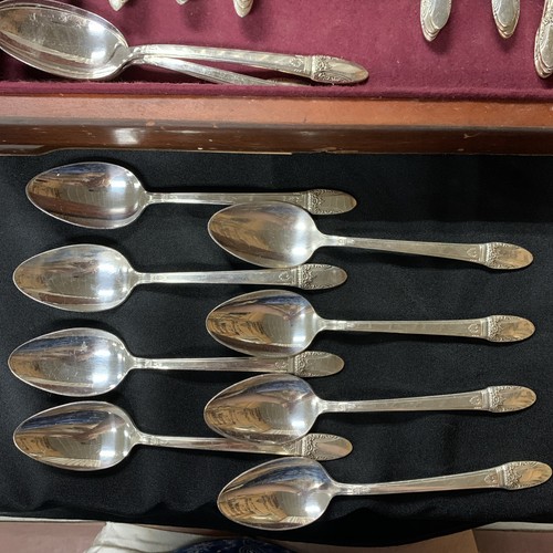 1847 ROGERS BROS “FIRST LOVE”Chest 5pc Place Setting Service For 7 Plus READ - Picture 5 of 16