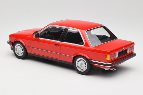 155026000 BMW 323i E21 Red Minichamps 1/18 - Picture 5 of 6