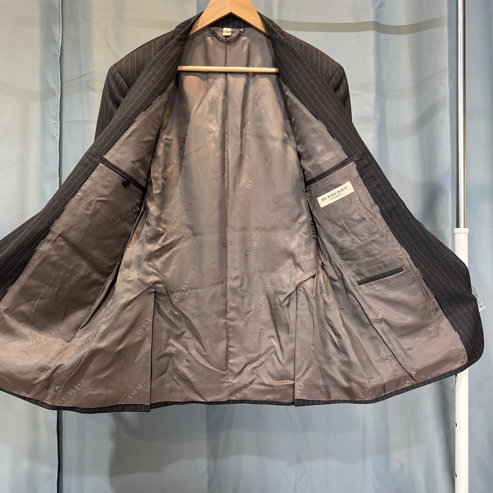 Traje Burberry London, 54R Gris con Rayas, Hecho en Italia Foto 3 de 4