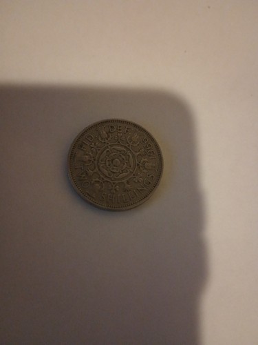 1966 Dei Gratia Regina Elizabeth II Two Shilling coin - Picture 3 of 3