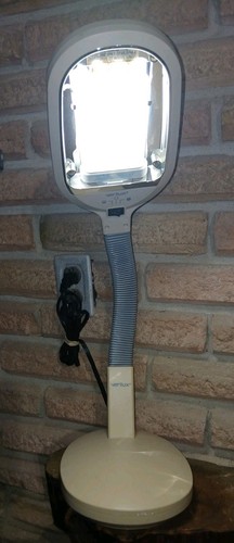 Vtg Verilux Natural Spectrum Desk Lamp Gooseneck VDO1NG 26"TALL - Picture 2 of 7