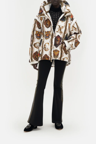 CHAQUETA PARKA NUEVA $899 CAMILLA REGIN OF ROSES PLUMA PLUMÓN CON CAPUCHA REPELENTE AL AGUA - Imagen 2 de 8
