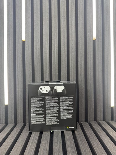 Microsoft Xbox Elite Series 2 Core Wireless Controller - White (4IK-00002) - Picture 2 of 2