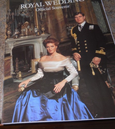 The Queen & Her Family - Pitkin Pictorials - 1983 - Set of 3 Books - Imagen 3 de 3