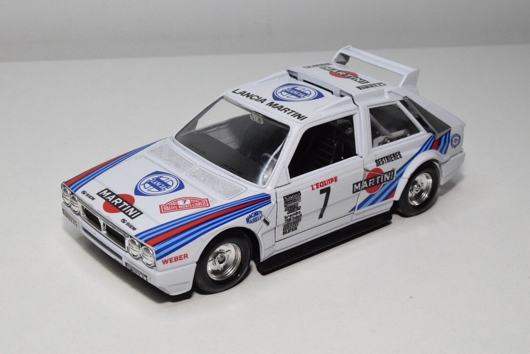 B63 1:24 BBURAGO BURAGO 0115 115 LANCIA DELTA S4 MARTINI