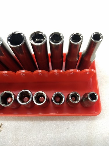 Craftsman USA 18pc. 1/4dr. SAE 6pt. Shallow & Deep Socket Set 3/16"-1/2" - Picture 3 of 9