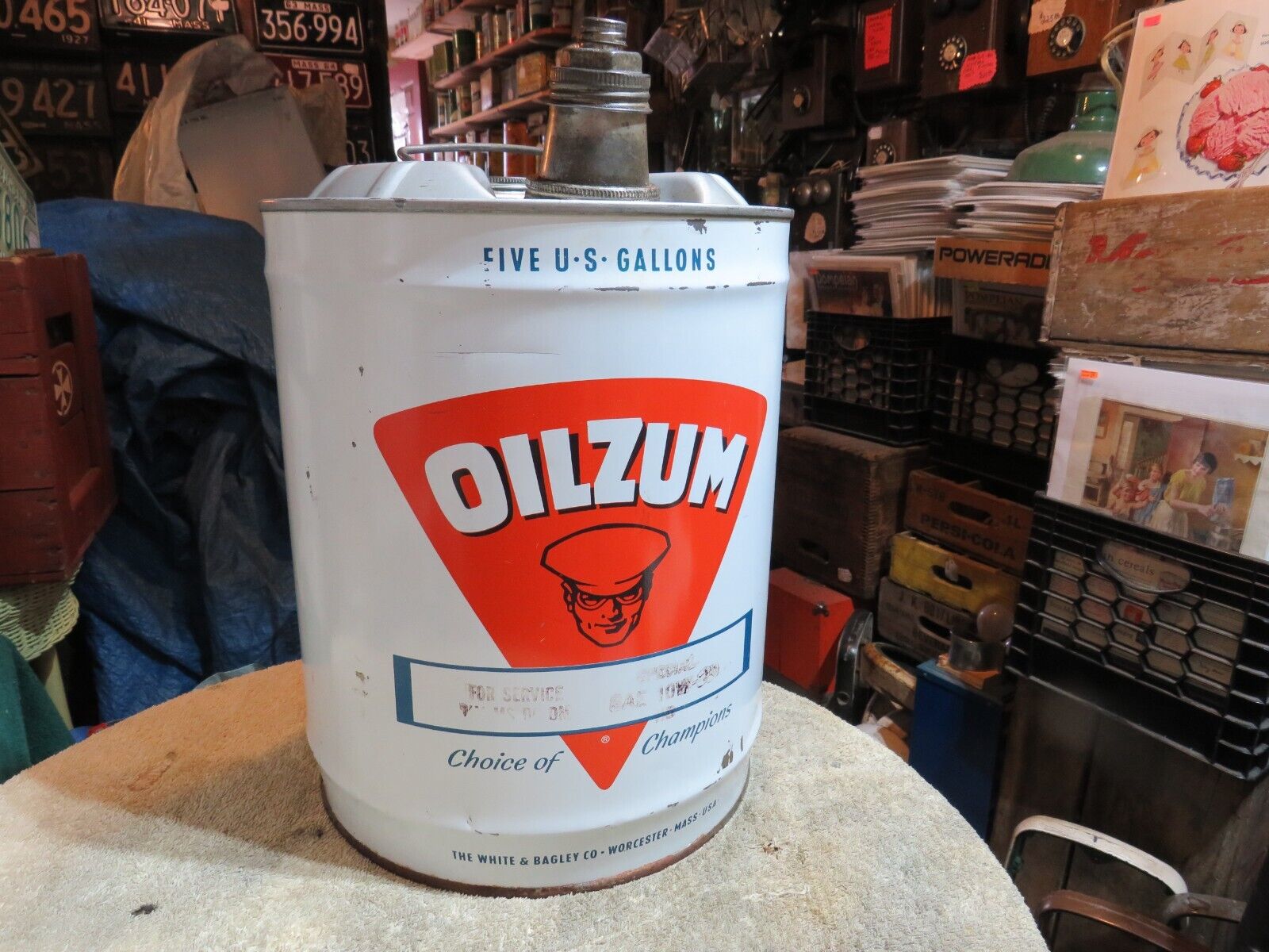 1970 5 GAL OILZUM OIL CAN, VERY NICE OIL CAN,  ,VERY FEW NICKS, GREAT CONDITION