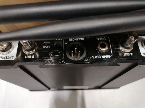 Line 6 XD-V75 2.4GHz Digital Wireless System - Working, Scratched - Picture 6 of 9
