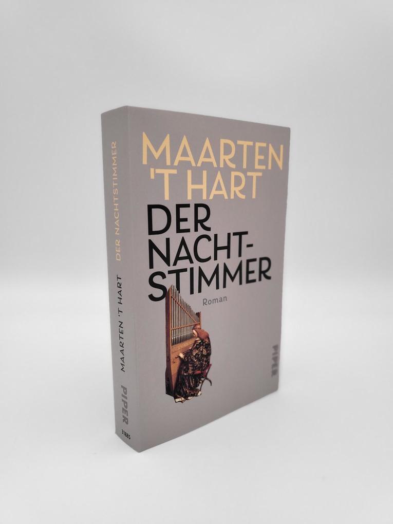 Thumbnail - Der Nachtstimmer | Maarten 't Hart | 2022 | Deutsch | De Nachtstemmer