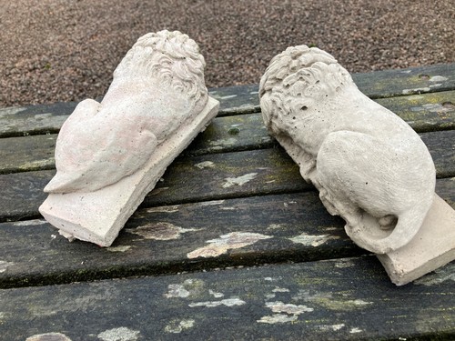 2 x LYING DOWN SLEEPING LIONS GARDEN ORNAMENTS RECONSTITUTED STONE 10 INCHES - Picture 5 of 6