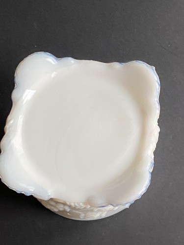 Antique Milk Glass Powder Jar Hand Painted Flower On Lid Signed - Bild 9 von 9