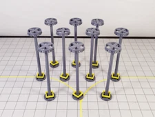 10x AIRPORT FLOODLIGHTS + Barriers Aircraft Building Models 1:200 Scale Diorama