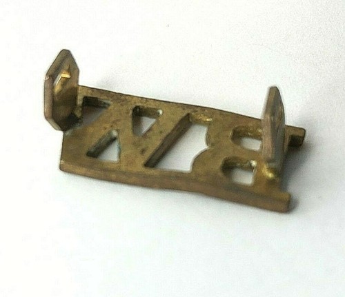 WW2 Black Watch BW Brass Shoulder Title 25 x 11 mm - Picture 2 of 3