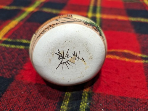 Southwest Etched Navajo Pottery Canteen Jug Two Handles Small Teepee Mark 4.5" - Picture 3 of 4