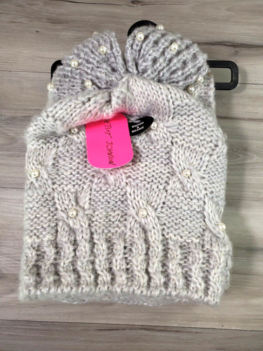 Betsey Johnson Snood & Beanie Mujer Tejido Bufanda Sombrero Conjunto de Regalo Gris Perlas Lazo - Imagen 1 de 15
