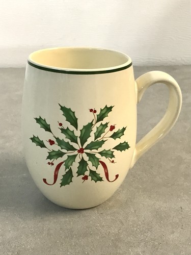 LENOX Holiday Cocoa Coffee Mug Holly Berries Christmas Holiday Festive Boxed - Picture 2 of 5