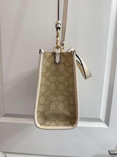 Coach Tote 22 Signature Jacquard Canvas Ivory Logo Patch Bag Dempsey C8417 - Picture 5 of 10