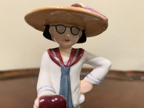 Figura Mary Engelbreit Here Girl Holding Heart 5.5" Charpente 1994 - Imagen 2 de 11