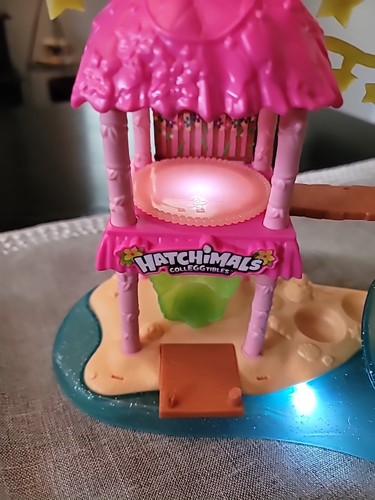 Hatchimals Colleggtibles Tropical Island Party Playset Lights Sound Music WORKS - Picture 5 of 9