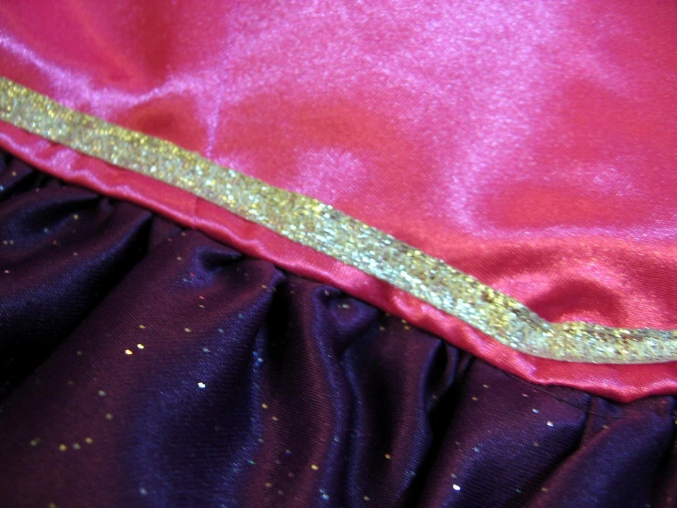 Disfraz de Halloween Princesa Hecho a Mano Rosa y Púrpura Satinado Talla 4-5 Foto 4 de 4