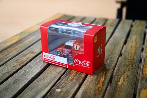 Tiny City Die-cast Model Car - 1/50 Morris Mini Pickup Coca-Cola - Picture 8 of 12