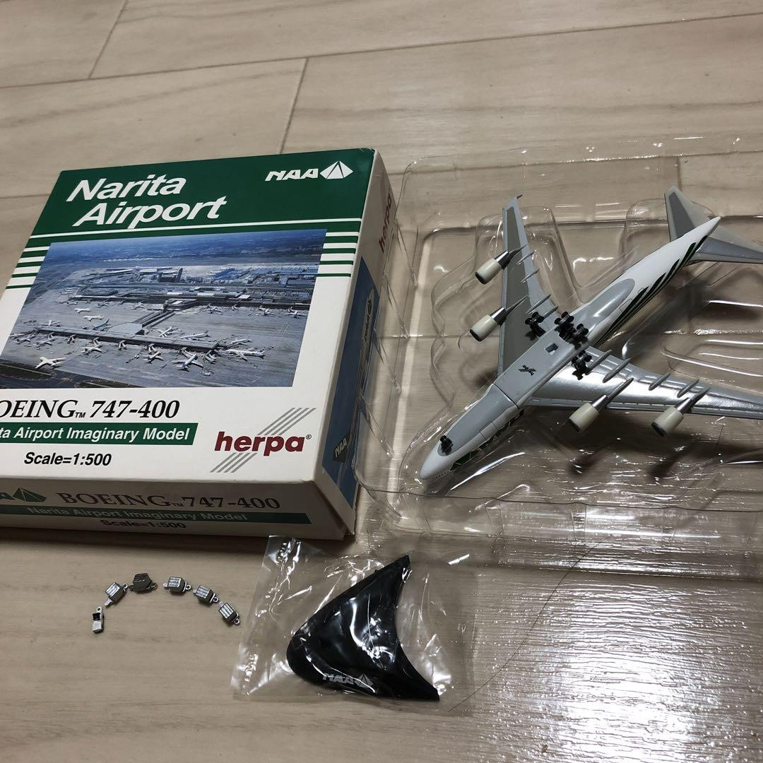 Herpa Boeing 747400 Narita Airport Model 1/500 with Trailer Herpa Boeing 747400 Narita Airport Model 1/500 with Trailer