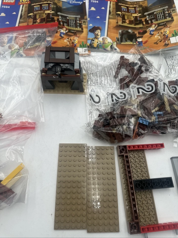 LEGO Toy Story 7594 Woody's Roundup! Juego con minifiguras, 98% completo Foto 3 de 4