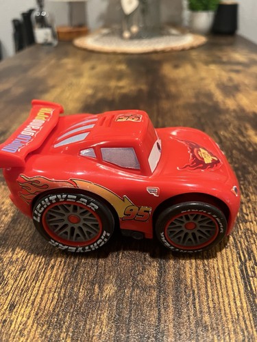 Disney Pixar Cars 2 SHAKE N GO LIGHTNING MCQUEEN Fisher Price 2011 da riparare - Foto 2 di 7
