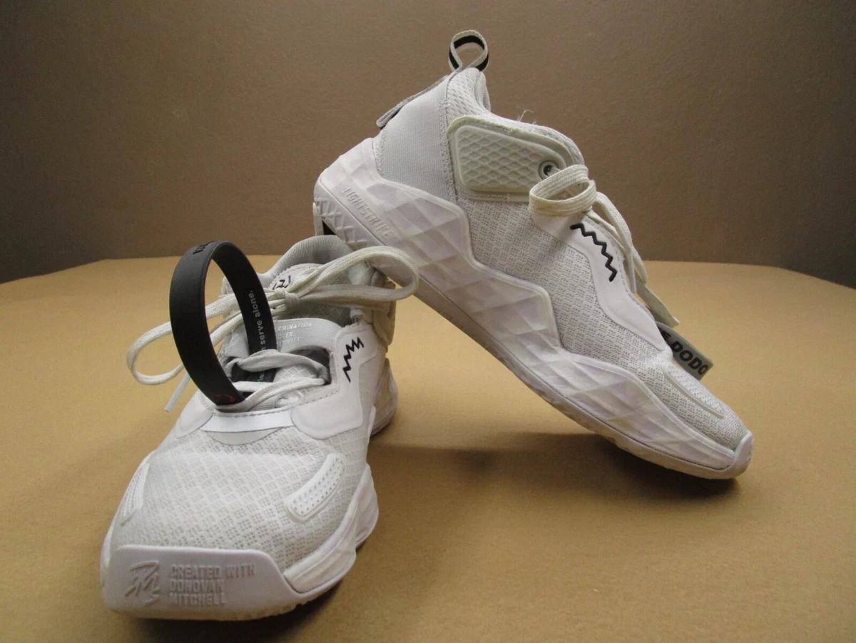 Donovan mitchell hotsell shoes youth