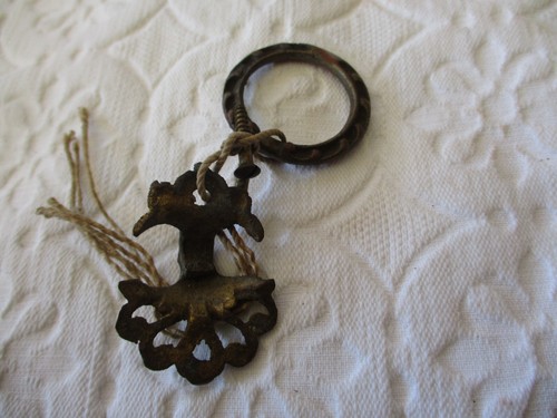 VINTAGE FANCY DRAWER PULL HANDLES SALVAGE - Picture 19 of 21